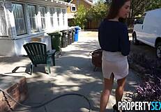 جنس عقاري - وكيلة يائسة تزني على الكاميرا