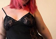 MILF enjoys anal play with a juicy ass shake