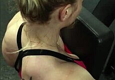 Fit Milf Wordt Hard Geneukt in Auto Na Zweterige Gym Sessie