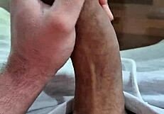 batendo uma punheta deliciosa in homemade solo fun