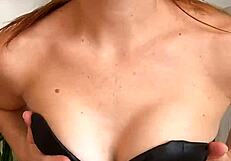 Cherry lips gives spanish joi instructions