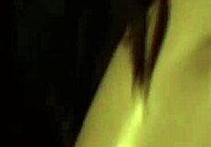 Dia menari anggun tunjuk badan