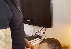 tatuado hetero fode o médico com emoção intensa no hospital