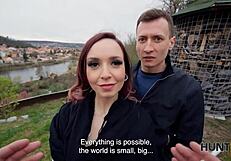 شابة بلوند جانيت تحصل على صدر كبير منكت