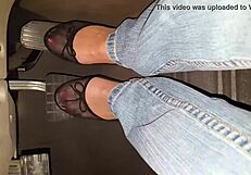 Italian Milf Performs Anal Assfucking On Webcam