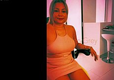 Valerygrey's Emotional Bubble Butt Fingering