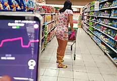 Martinasmith squirts at the mall