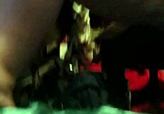 Žena prikaže šov z dildom za samostojno zabavo BBW