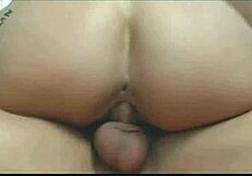 كاندي سترونغ تأخذ الزب في بابها الخلفي