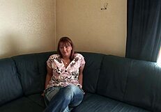 Amateur BBW German MILF's first fingering scene