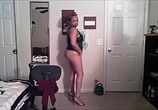 I am a mature ebony masturbating.