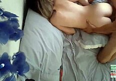 estudiante de intercambio sophie petite dice echamelos aqui en su culito