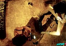 el puño hasta el fondo in wild group action story