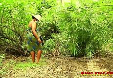 My BBW Wife Fled to Forest and Saved Herself