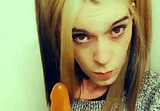 Does this pretty tranny want to suck you off on her knees?