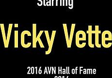 I luv Vicky Vette n Penny Pax eatin big pussies in bikinis!