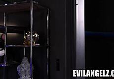 Igraj zdravnika Raul Costa Mary Bambola