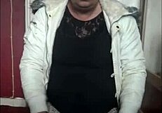 Bisexual crossdresser wants ass to mouth on cam