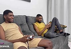 primo, esse pau grosso é demais, bora chupar e foder agora