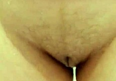 Amateur Emma caught masturbating in the bath