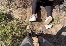 Rapidón con la amiga de mi novia en plena calle