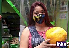 Katy sex hermosa venezolana vende su rica fruta y es sometida por peruano