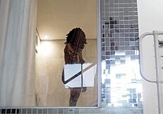 Milf noire sexy douche avec sugar daddy blanc au penthouse