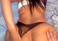 colombiana le revientan el culo hasta dejarselo abierto por puta se ve tan perra en tanga y tacones.