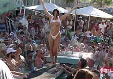 Insane twerking at pool party with college sluts