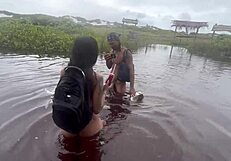 fui na praia de nudismo com gostosas gravando putaria total