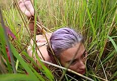 见过被绑紧的绷带女孩吗？