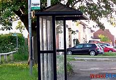 Geek de Leeds rocía semen en boca por primera vez