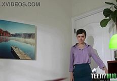 Mi secretaria petite Jade Valentine follada por Robby Echo