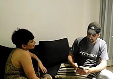 terrível puta la mucama tenta esconder o prazer