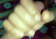 В домашке парень делает минет большому хую и лижет бритую пизду до оргазма