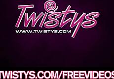 Sexy British Milf Masturbates and Fingers Her Wet Gaping Ass on Cam