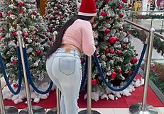 Hell yeah, banging a stranger at Christmas in real homemade action!