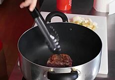 I'm always horny in the kitchen with my big tits 😏🍑