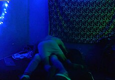 صديقي الأفضل ينيكني بشدة في المنزل.