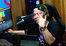 Girlfriend gives intense handjob on podcast with toy