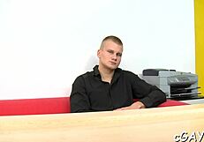 Горещи гей мъже доминират в сурова интензивна сцена