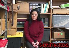 גנבת חובבנית מקבלת פצצת זרע לפנים חזק!