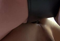 بلوند تمتص البروستاتا وتدخل رجل عجوز بسترابون