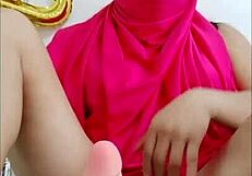 Tight pussy MILF enjoys solo play dressed as Indian