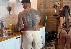 I catch belinha baracho in kitchen.