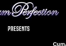 Schärfe Idol schluckt jeden Tropfen Gesichts-Cumshot?