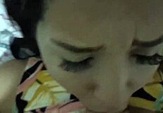 18-годишната брюнетка я чукат силно!