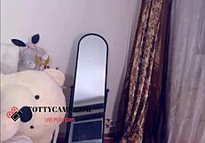 i feel excited watching this dark hair stunner on cam, her sexy tits bouncing.