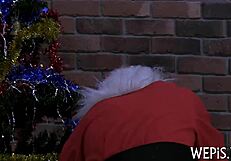 Honeys in crazy pissing action 😜