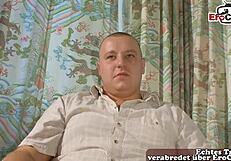 بنت ألمانية من الجيران تجرب كاستينغ مع مجموعة غرباء